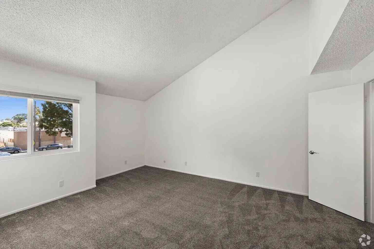 empty apartment bedroom high ceilings